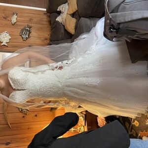 Stella York White Sleeveless Sweetheart Wedding Gown